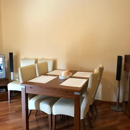 Apartament Holiday *